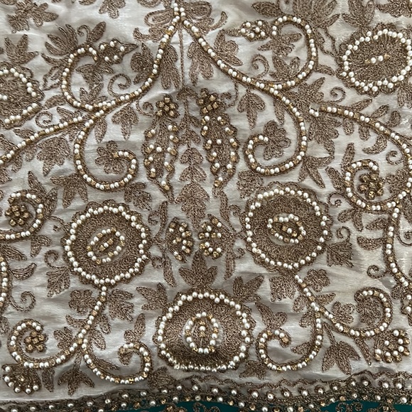 Indian dress size medium comes with scarf and pants. - Picture 6 of 6